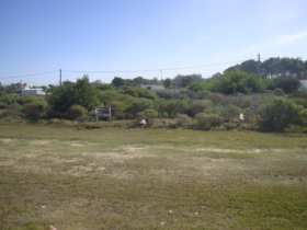 Información de TERRENO JJ167 de inmobiliaria JJ INMOBILIARIA en el barrio BALNEARIO BS AS 
 Sobre la Rambla entre Calles 32 y 33 ( uno de los lotes está  en la 33 y La Rambla ), se venden los 2 lotes en U$S 200.000 dólares. 