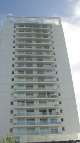 Información de DEPARTAMENTOS VM313 de inmobiliaria VISTALMAR en el barrio ROOSEVELT 
 Capacidad: 4 personas
2 Dormitorios, 2 aires acondicionados, Heladera con frizer
Microondas, Cocina, Horno, Lavarropas, Lavavajillas
2 baños, Lcd 42, directv, dvd, home, Balcón
Terraza individual con parrillero
Loza radiante en todos los ambientes
Sabanas y toallas para 4 personas
Club House / Barbacoa 
- Sala Cyber y Wi-Fi en toda la torre 
- Microcine 
- Solarium 
- Business center 
- Day care 
- Nursery 
- Recepción y Seguridad permanente 
- Transfers a la playa 
- Spa 
- sauna seco y húmedo 
- hidromasaje 
- sala de relax 
- tratamientos
- salón de belleza 
- Piscina climatizada - exterior e interior- adulto y niños
- cabañas de descanso en piscina
-  barra de tragos
-  Quinchos con parrilleros con vajilla. 
- camastros. 
- Pool
- biblioteca- 
- gym
- poll
- Resto Bar Pinck - con servicio a deptos.-
- cochera cubierta
 