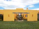 Información de CHACRAS PE72 de inmobiliaria ESTEVARENA en el barrio JOSE IGNACIO 
 Gran casa sobre 5 hectareas, la casa cuenta con un amplio living con salida al deck y una piscina infinity con la laguna de fondo. Un barcito para preparar ricos tragos e invitar amigos. Comedor con vistas al campo. Linda cocina independiente. Playroom super comodo, con gran sofa. Toilette. Gran suite principal super amplia con vistas, baño enorme con hidromasaje. Otra suite con 2 camas y 2 dormitorios que comparten un baño. Por fuera de la casa está el sector de huespedes, con un dormitorio y medio con su baño, ideal para un matrimonio y niños. Casa excelentemente equipada, cuenta con internet wifi, direct tv, piscina, cancha de futbol, ropa blanca, y la posibilidad de contar con el servicio de los caseros 