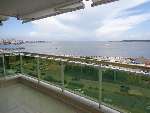Información de DEPARTAMENTOS TP39 de inmobiliaria TODO PUNTA en el barrio PLAYA MANSA 
 En Pda 5 de la Mansa, con excelente vista al mar. Apartamento de 3 dormitorios, 3 baños en suite, living comedor, toilette, cocina, comedor diario, lavadero, Totalmente equipado y amoblado. Con todos los servicios de un 5 estrellas.- 